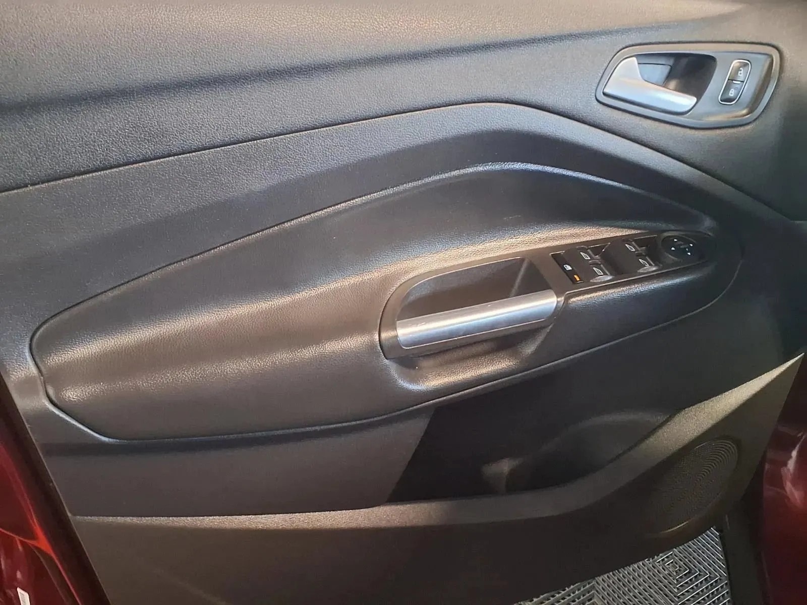 Ford Escape photo 13