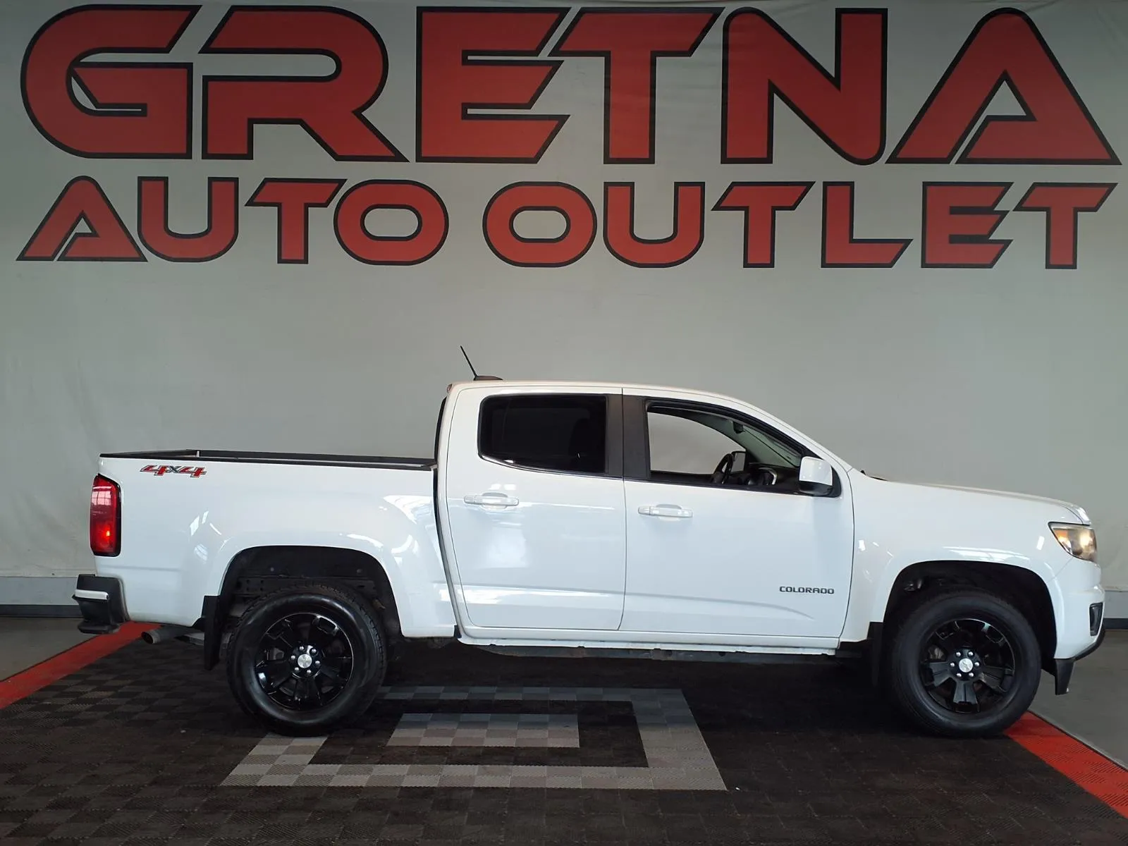 White 2019 Chevrolet Colorado LT for sale in Gretna, NE