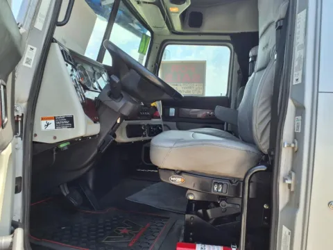 More photos of 2016 WESTERN STAR AUTO CAR 5700 XE at Gretna Auto Outlet, NE