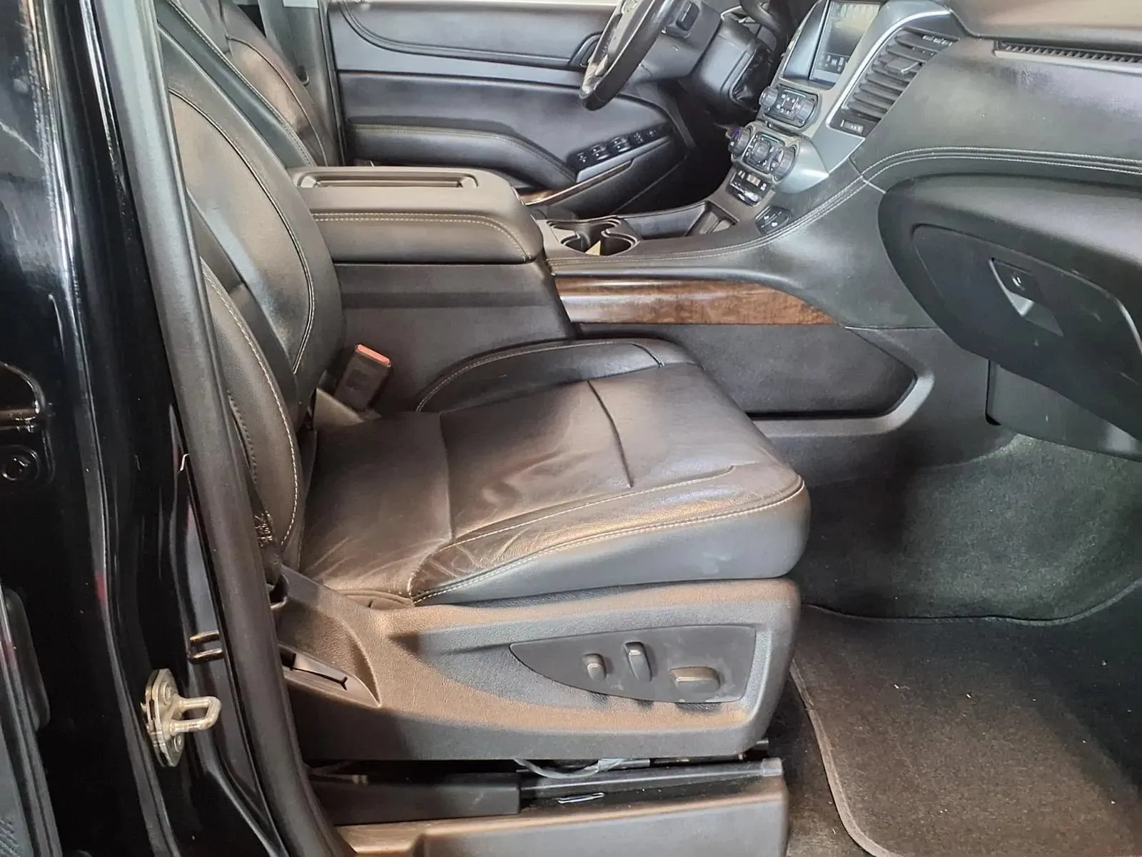 Chevrolet Tahoe photo 13