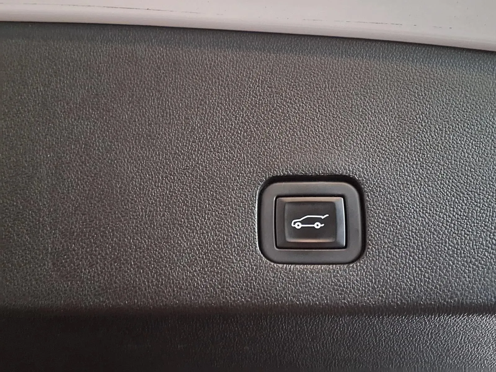 Cadillac XT6 photo 8