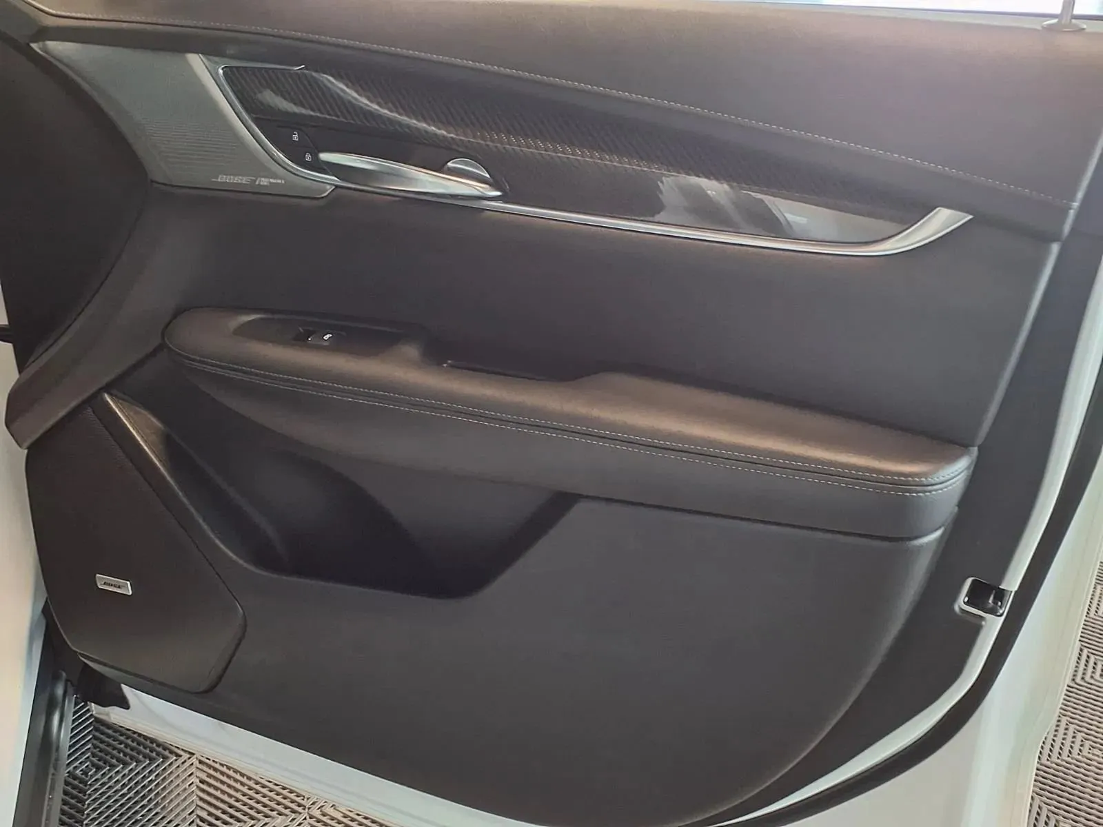 Cadillac XT6 photo 12