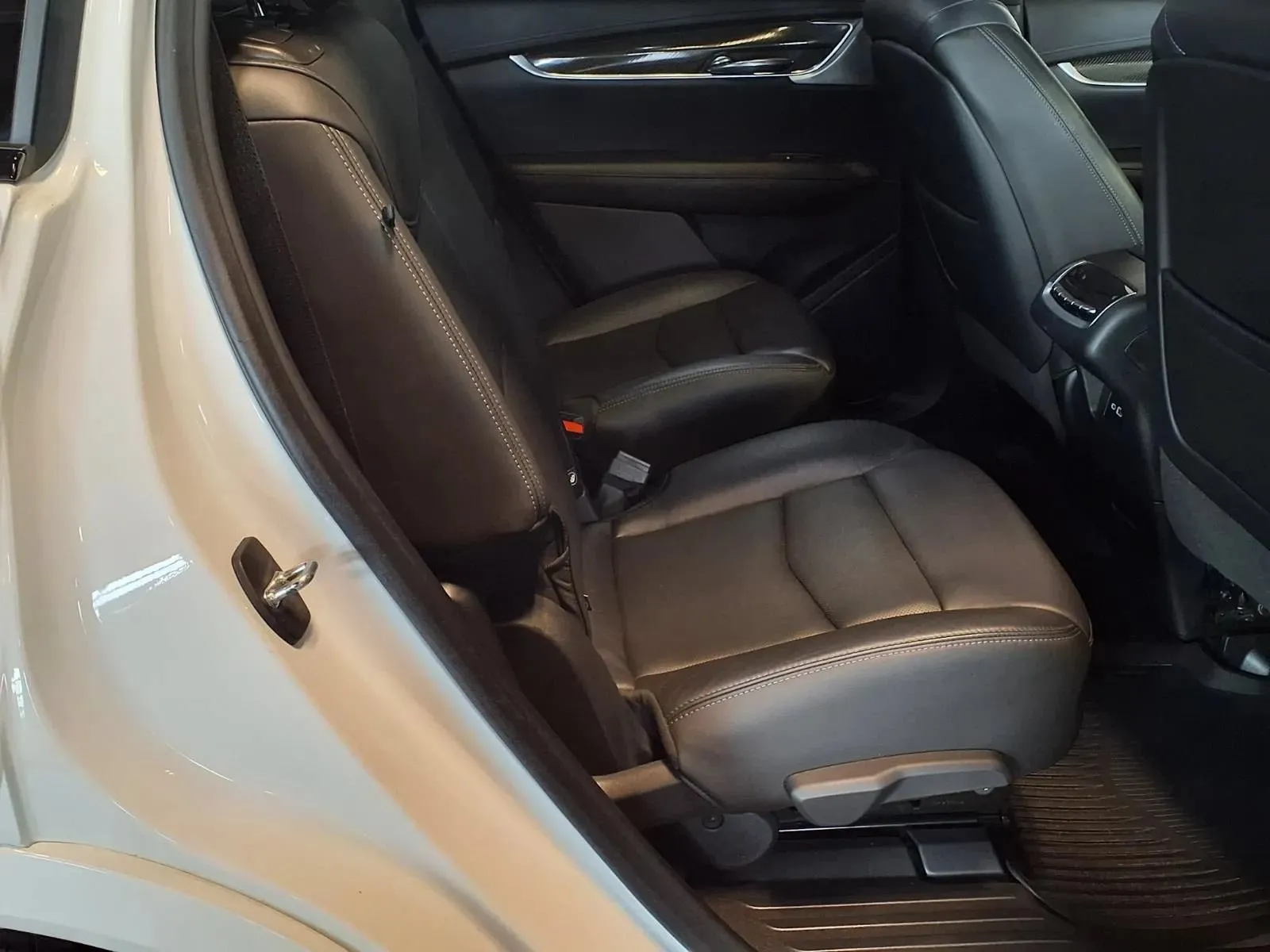 Cadillac XT6 photo 11