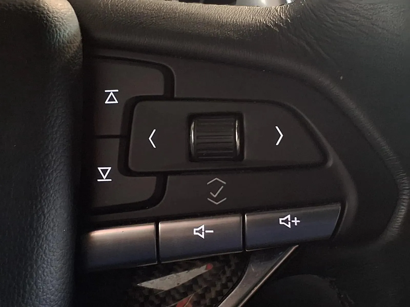 Cadillac XT6 photo 27