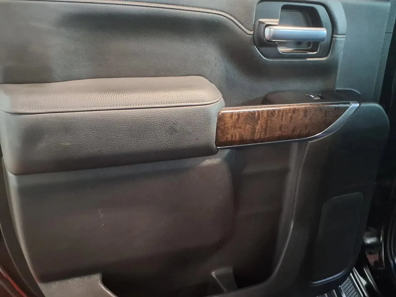 GMC Sierra photo 12