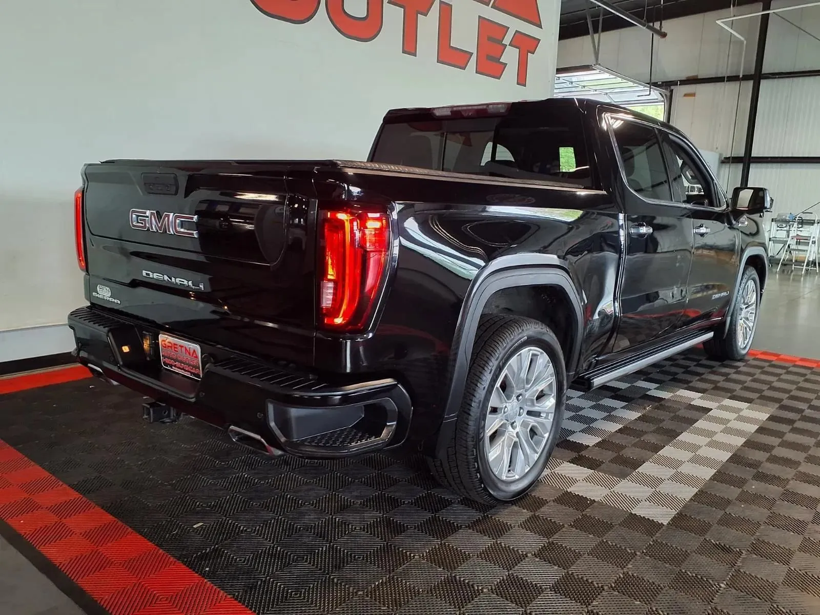 GMC Sierra photo 7