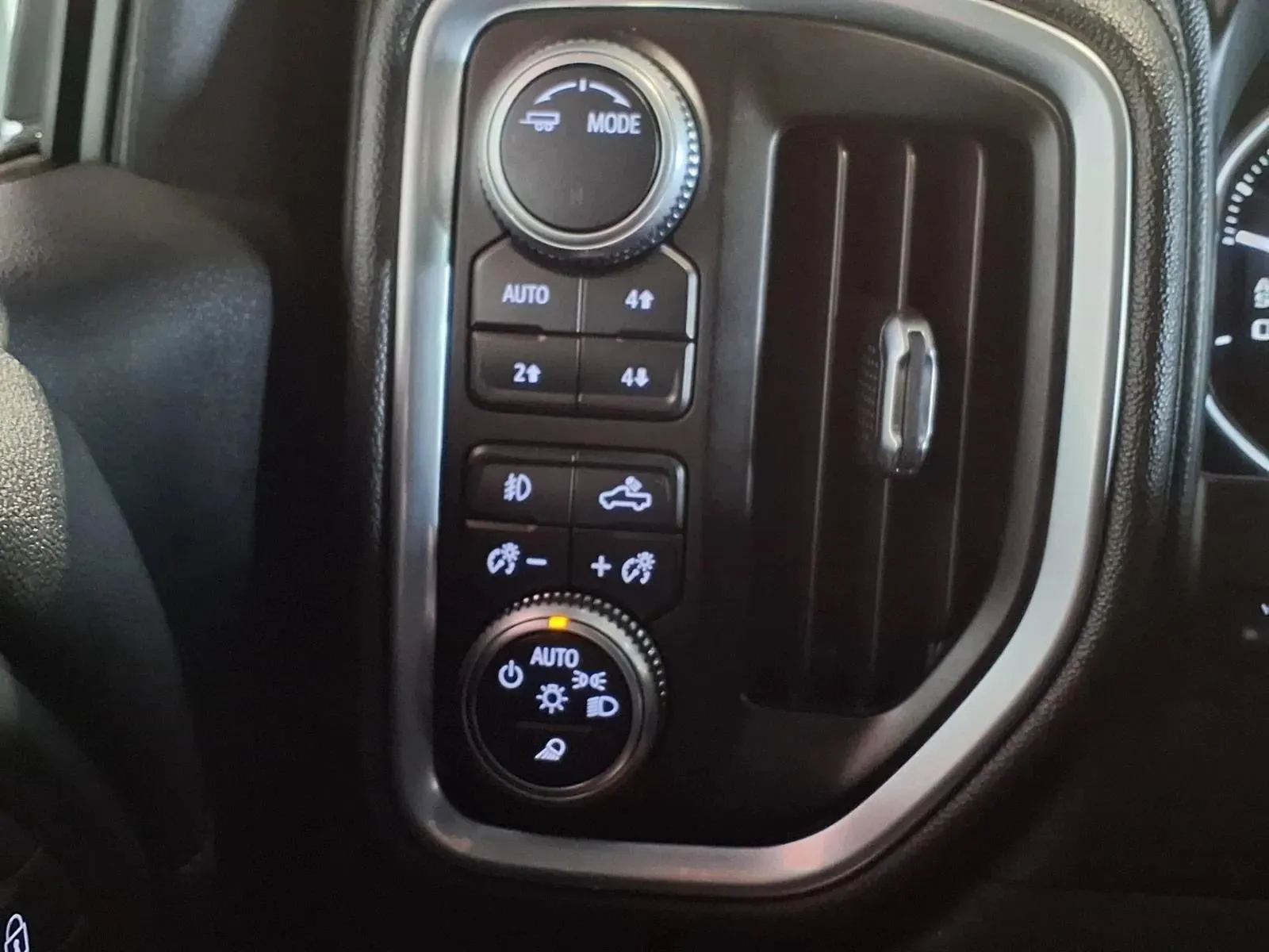 GMC Sierra photo 27