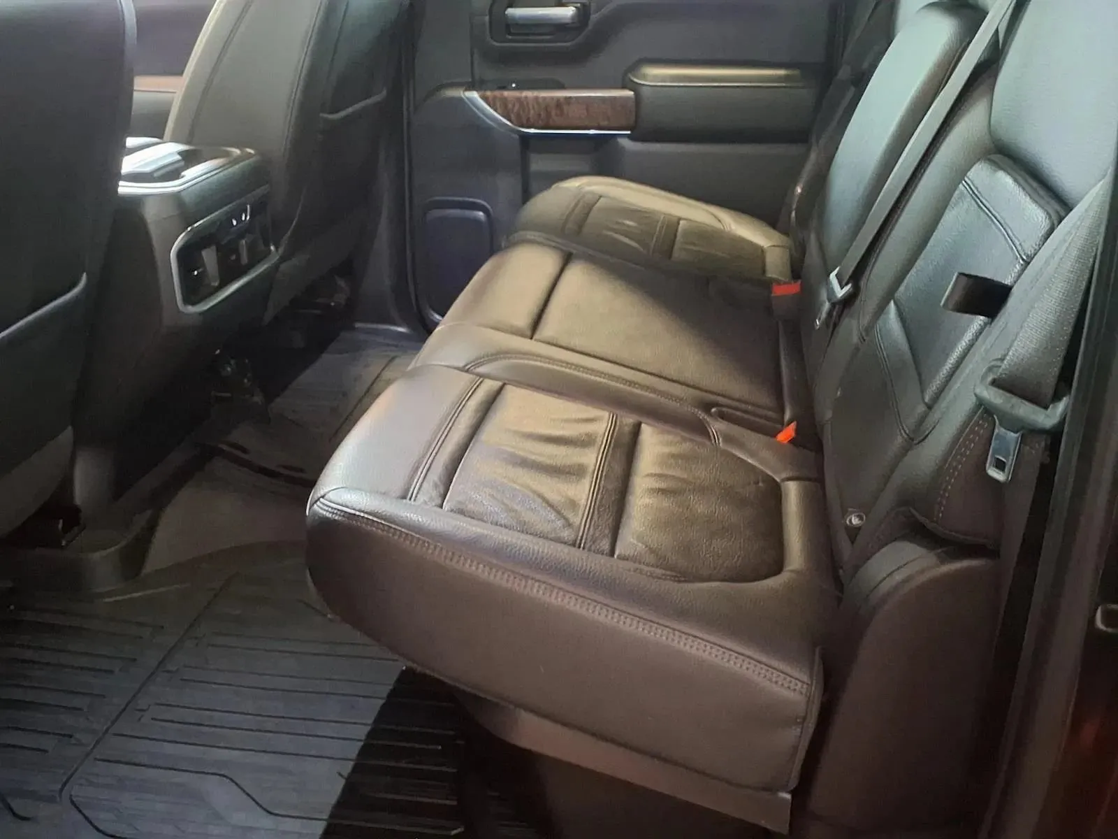 GMC Sierra photo 13