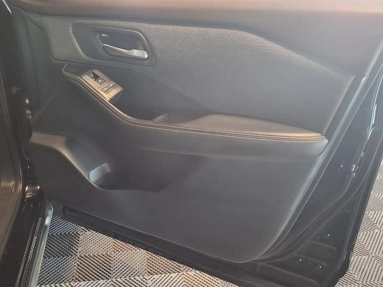 Nissan Rogue photo 11