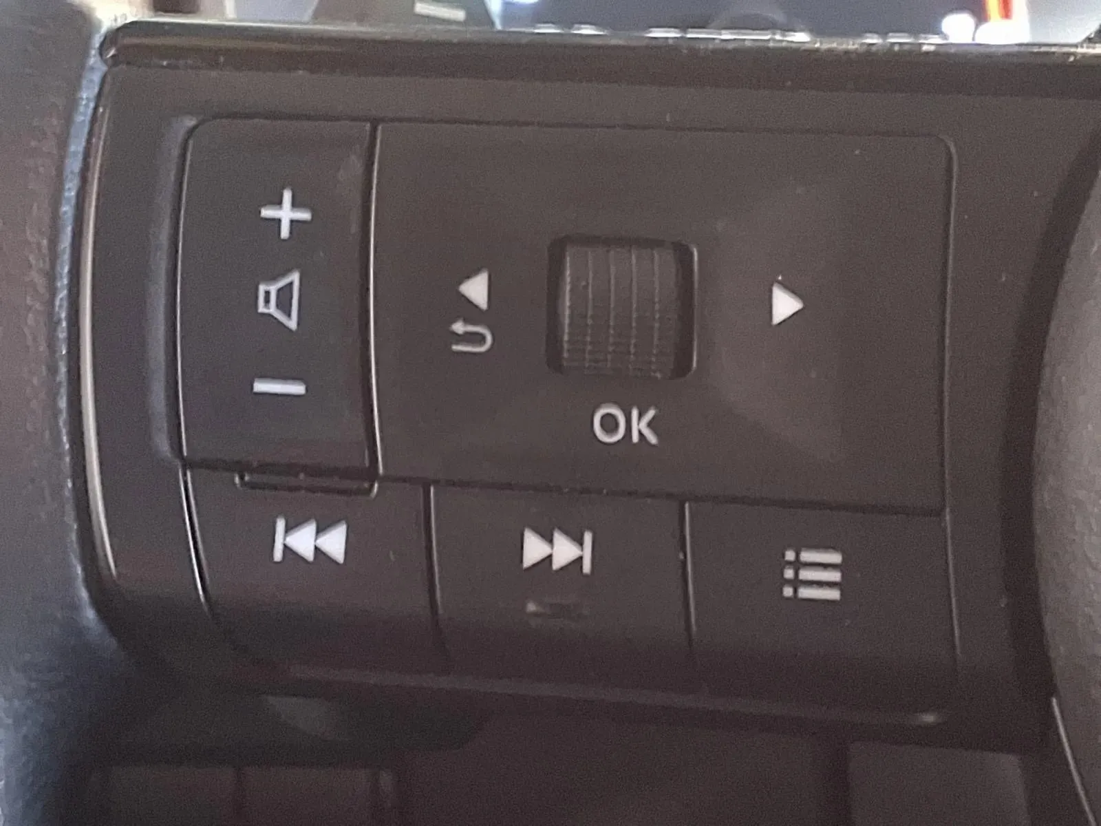 Nissan Rogue photo 26