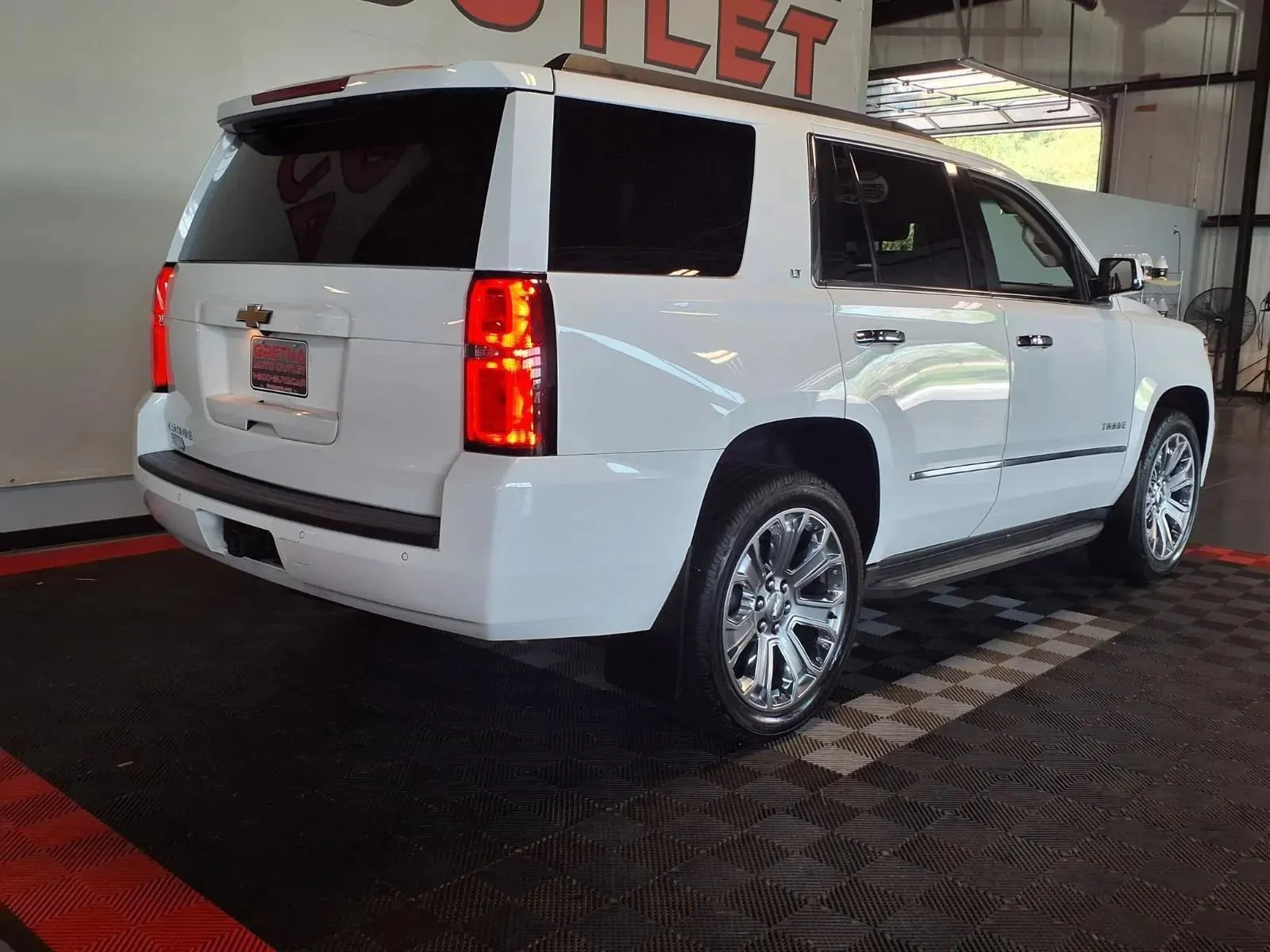 Chevrolet Tahoe photo 9
