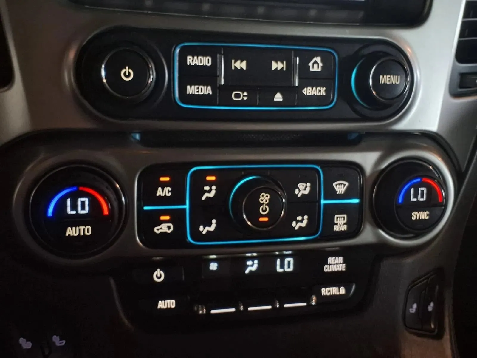 Chevrolet Tahoe photo 20
