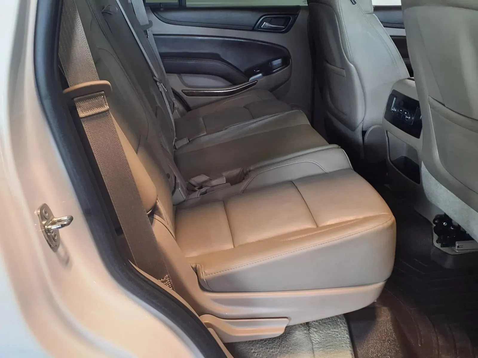 Chevrolet Tahoe photo 11