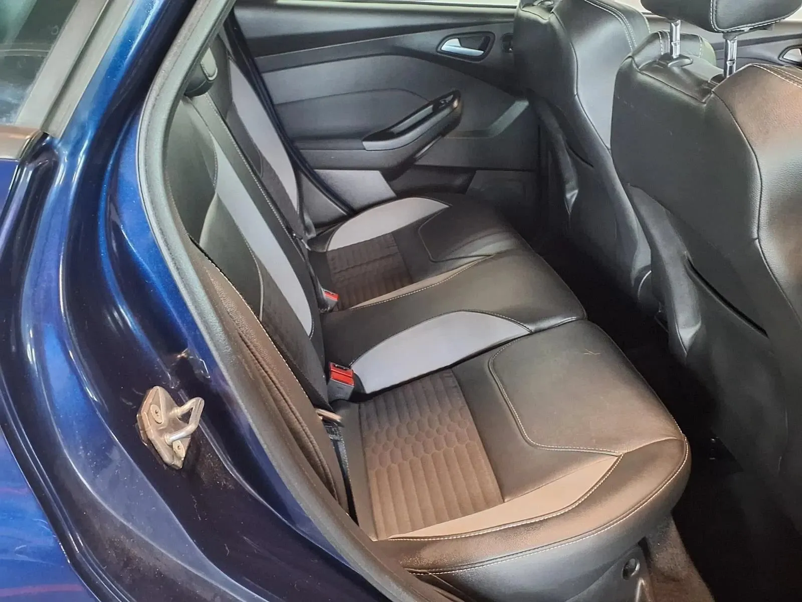 Ford Focus photo 9
