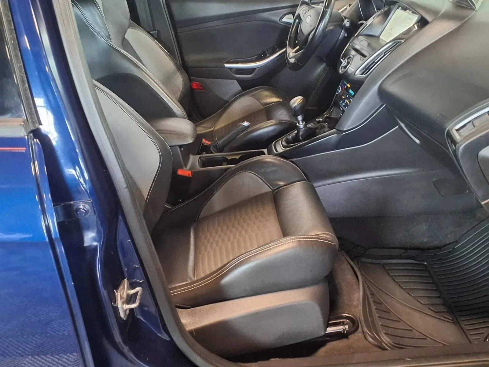 Ford Focus photo 11