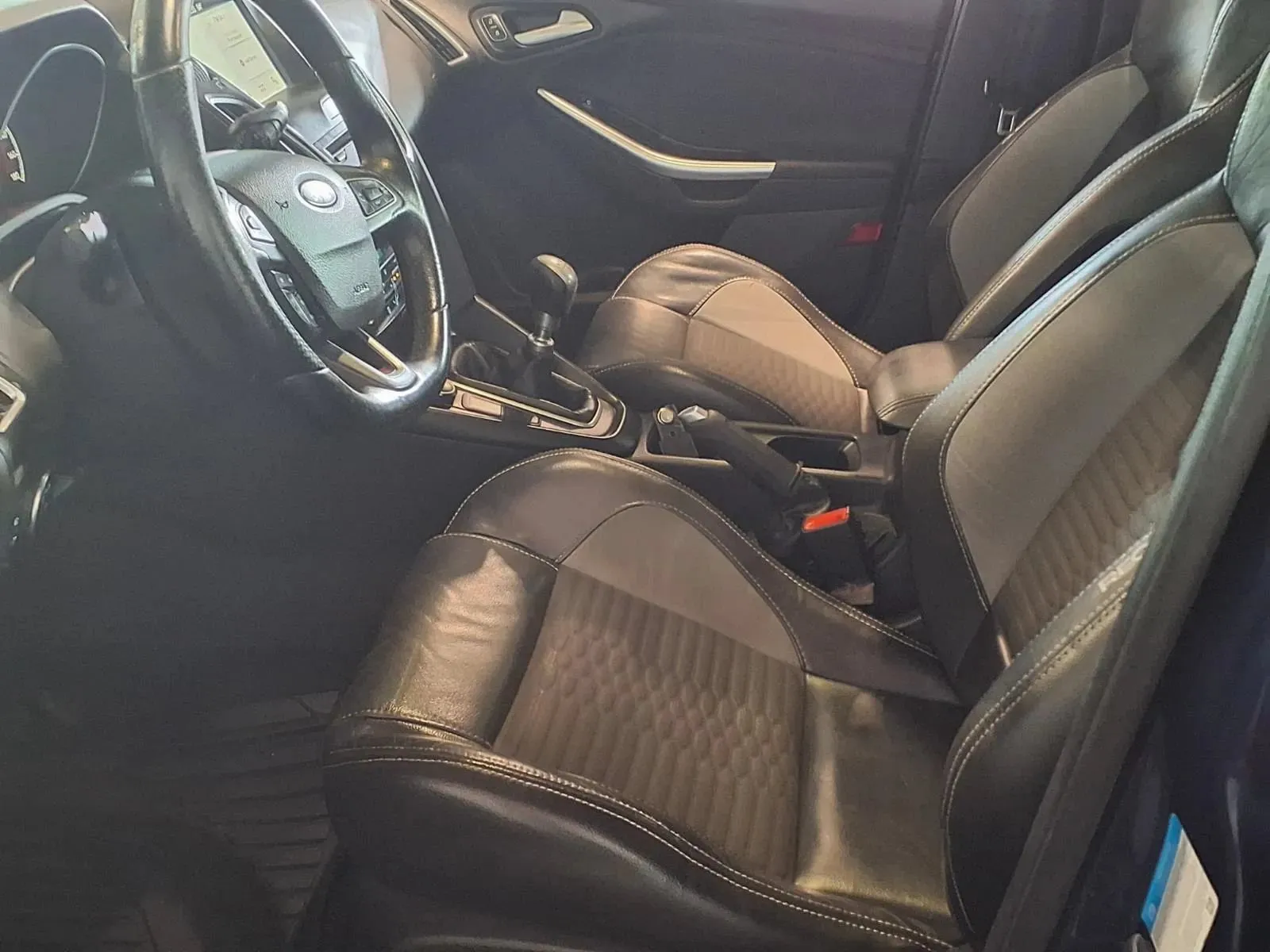 Ford Focus photo 16