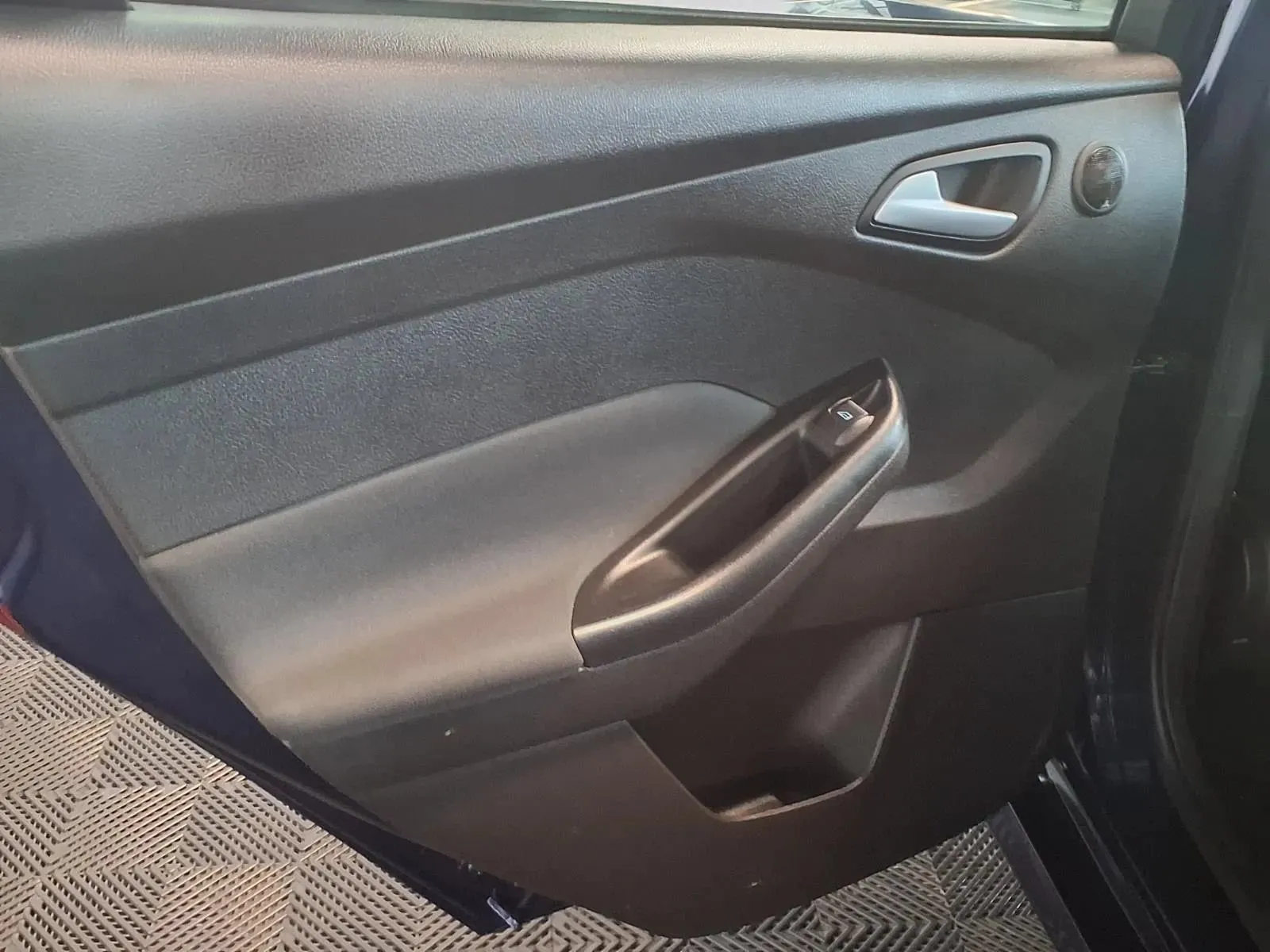 Ford Focus photo 12