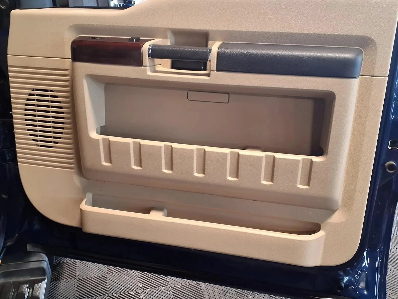 Ford F-250 photo 10