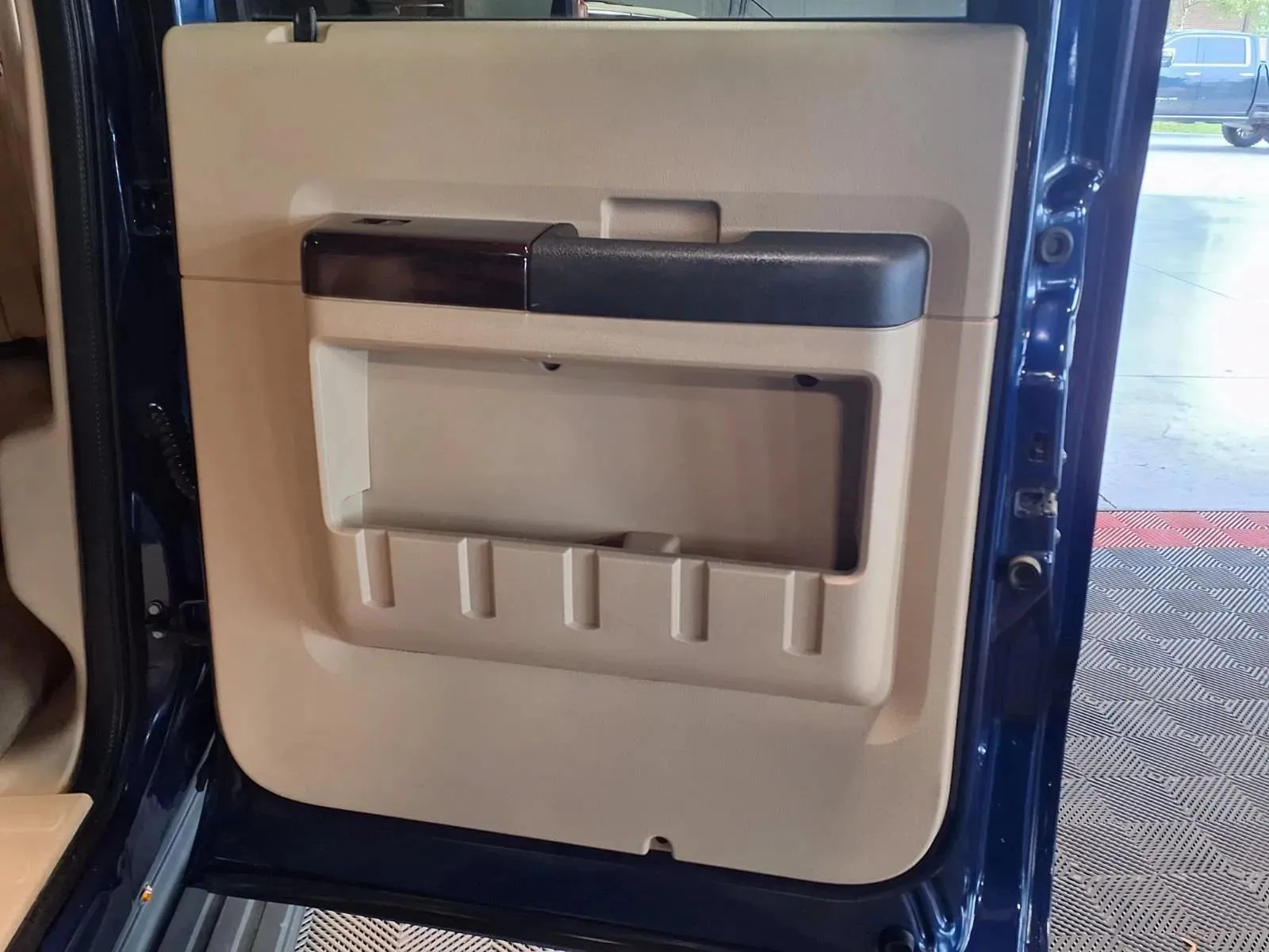 Ford F-250 photo 8