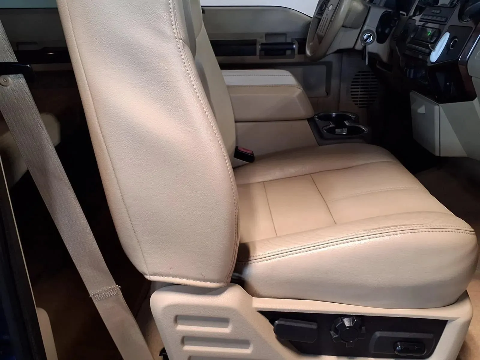 Ford F-250 photo 11