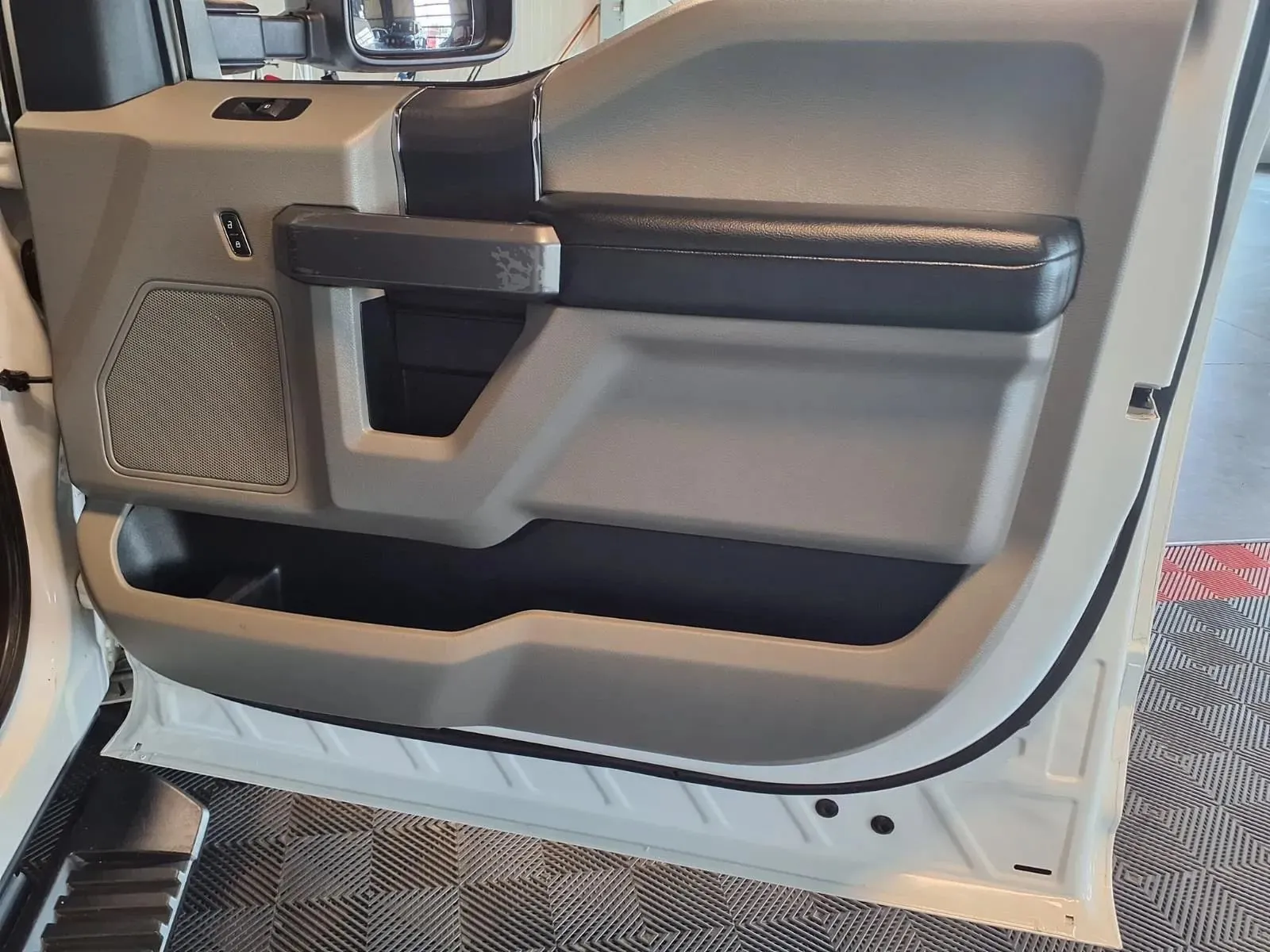 Ford F-250 photo 10