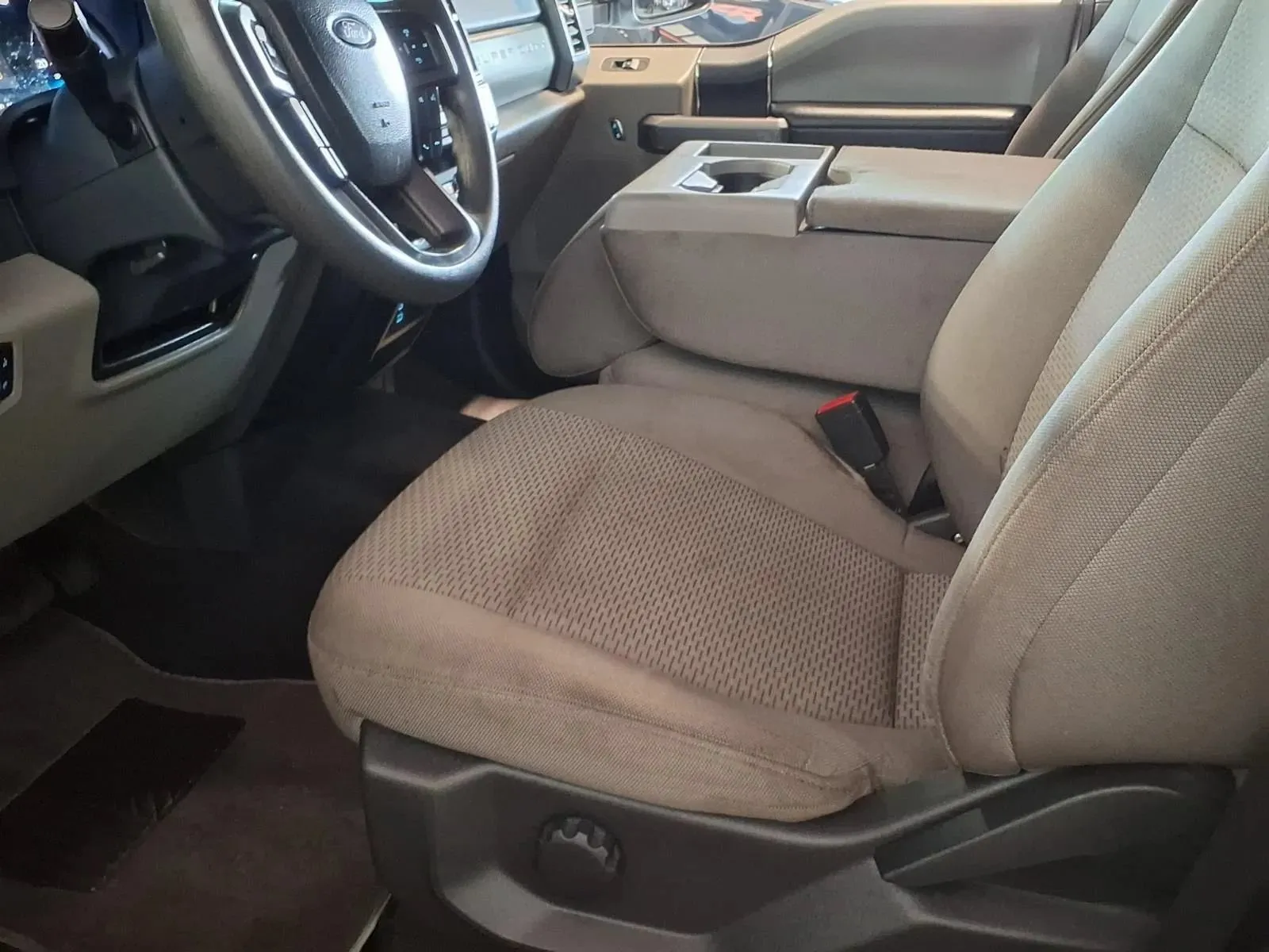 Ford F-250 photo 16