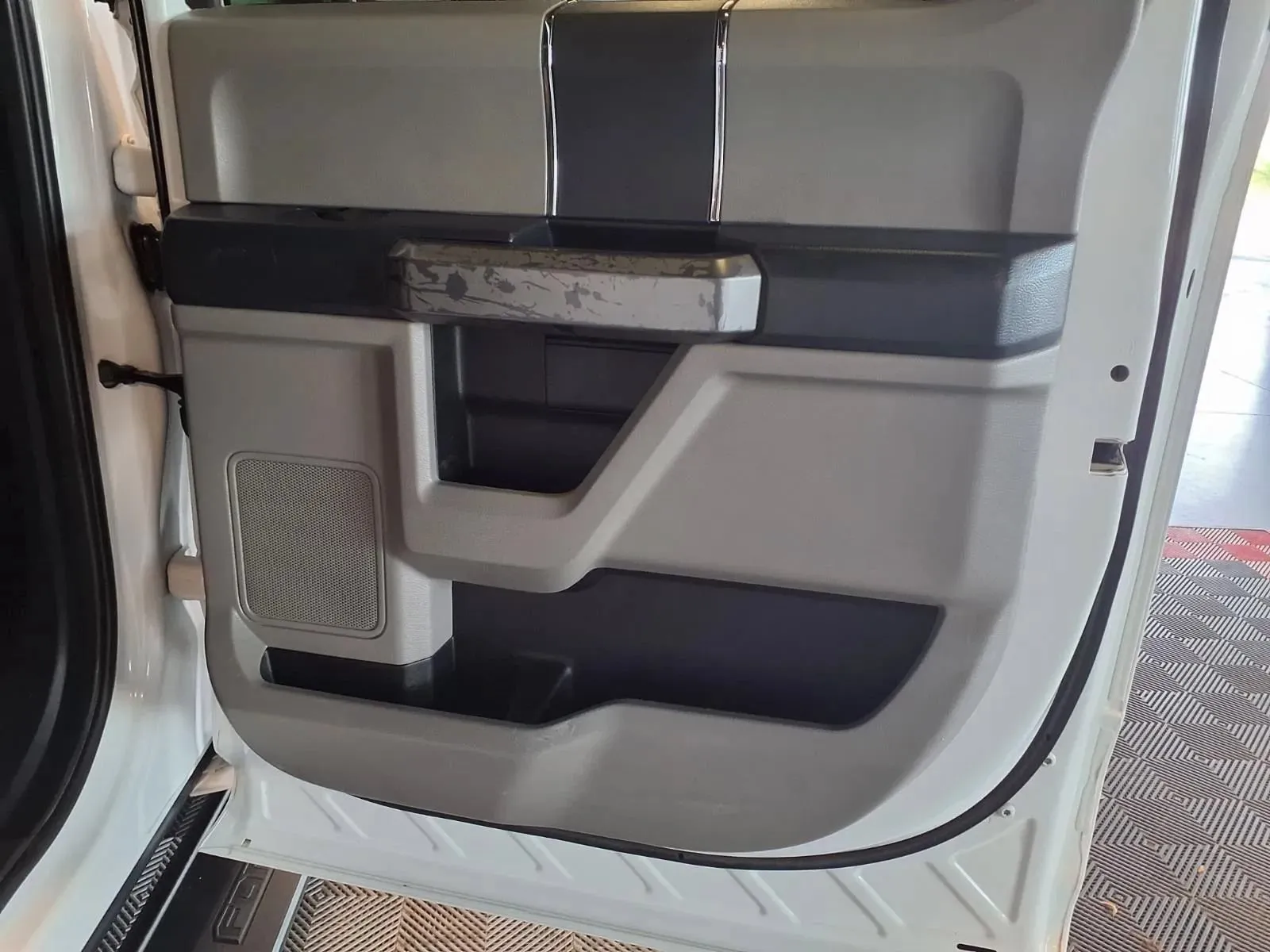 Ford F-250 photo 8