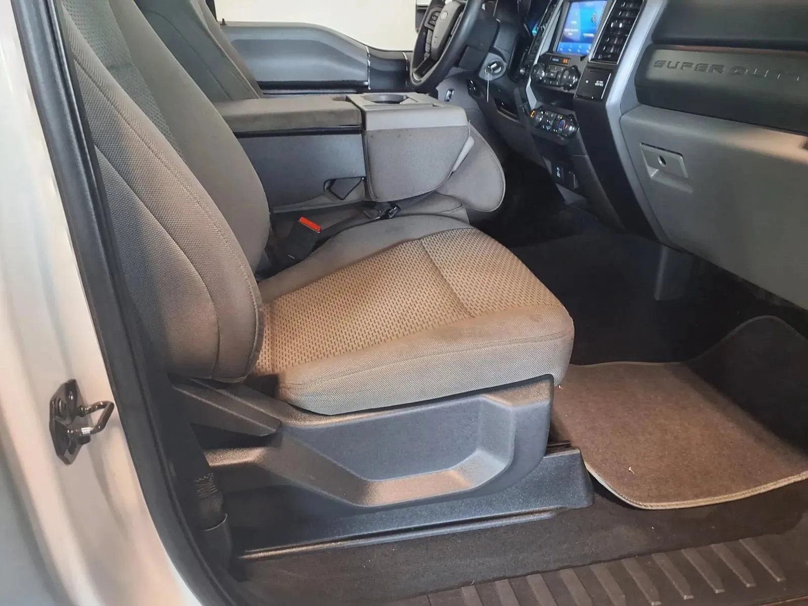 Ford F-250 photo 11