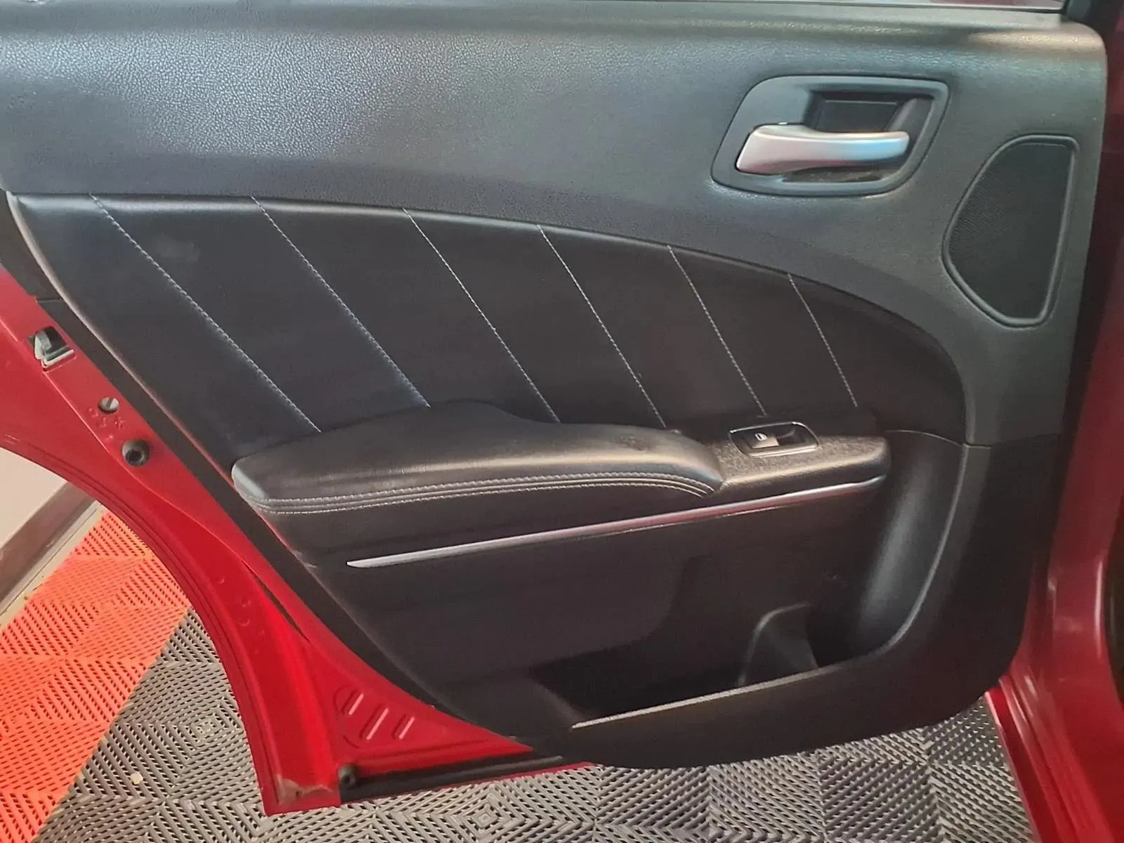 Dodge Charger photo 12