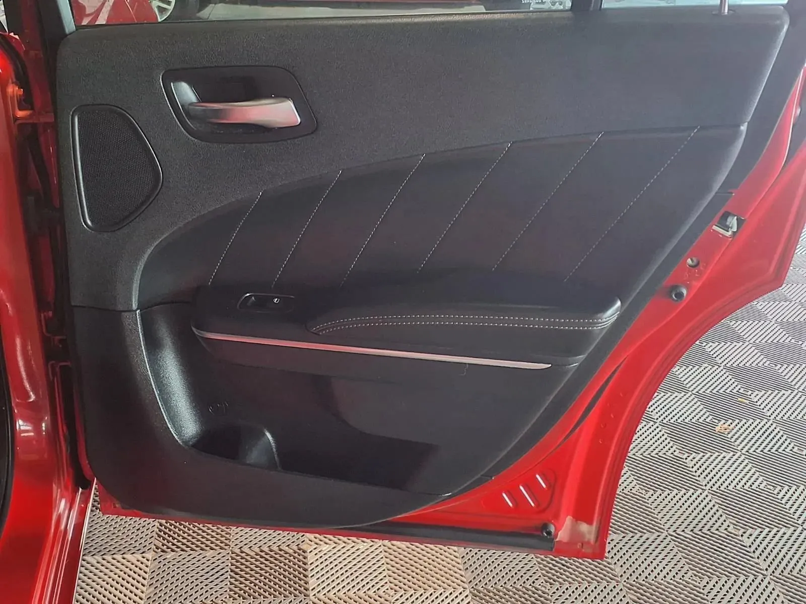 Dodge Charger photo 8