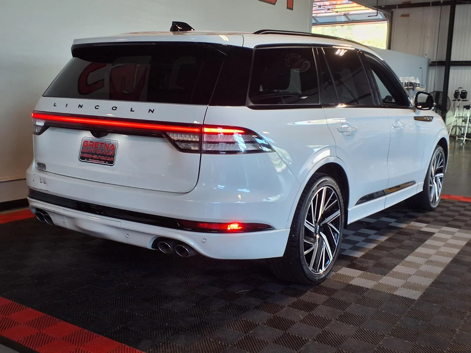 Lincoln Aviator photo 9