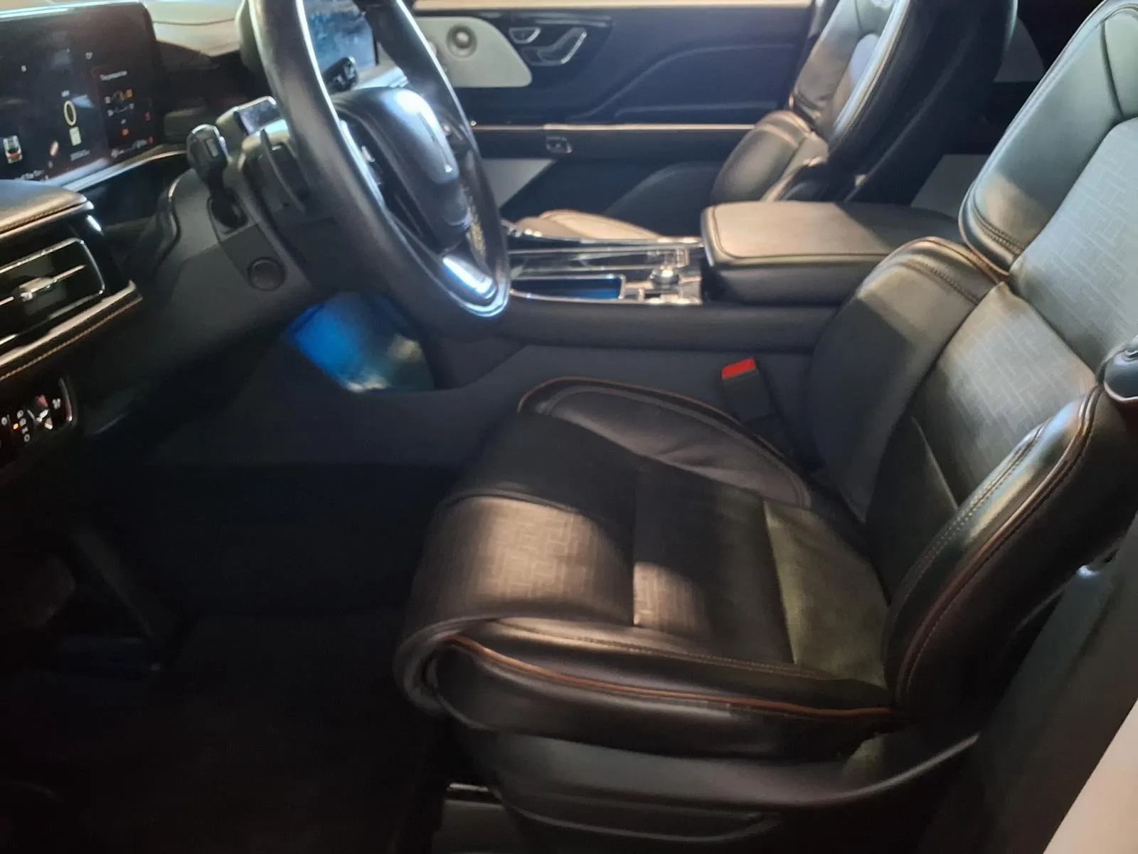 Lincoln Aviator photo 19