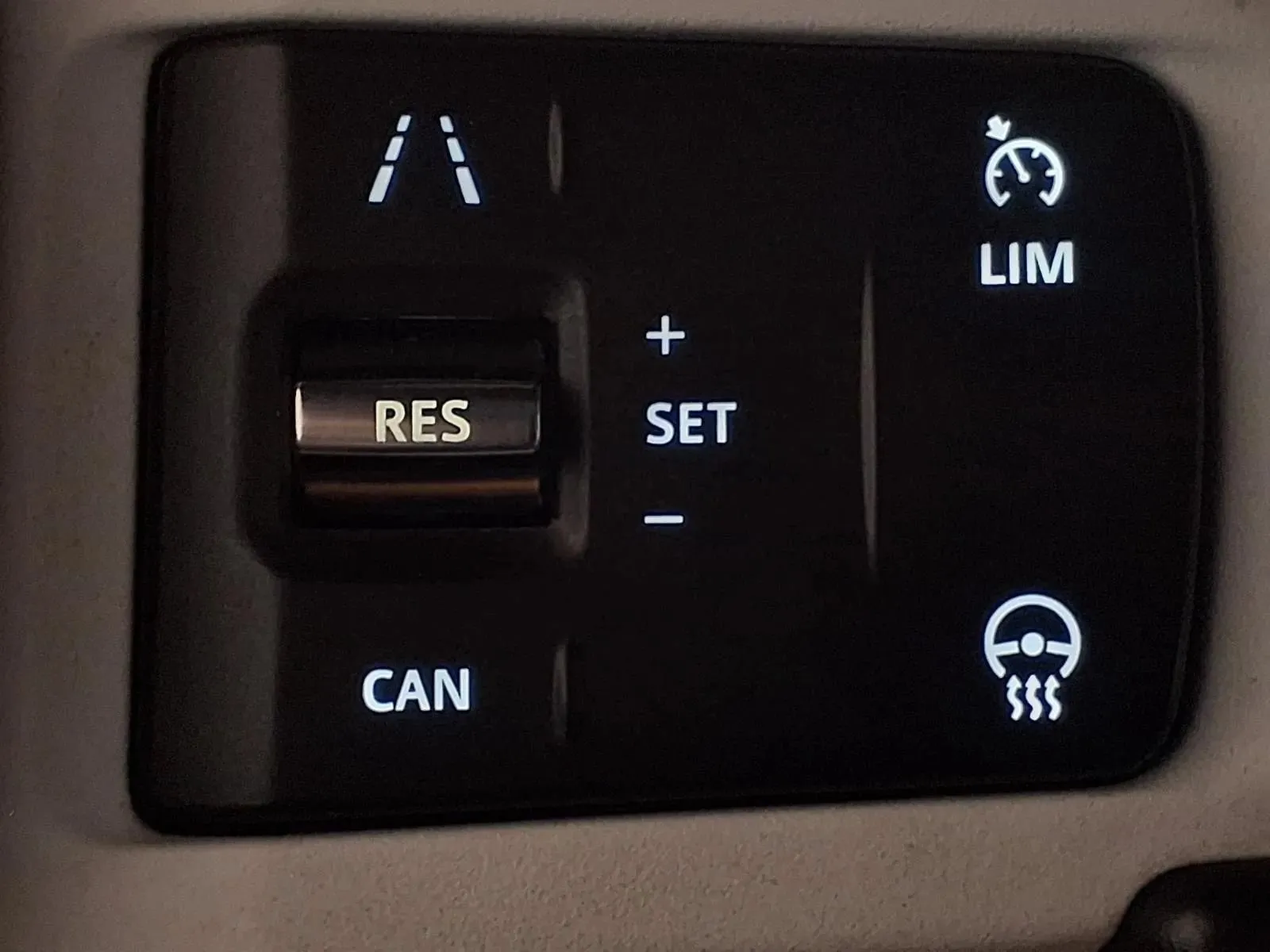 Land Rover Defender photo 25