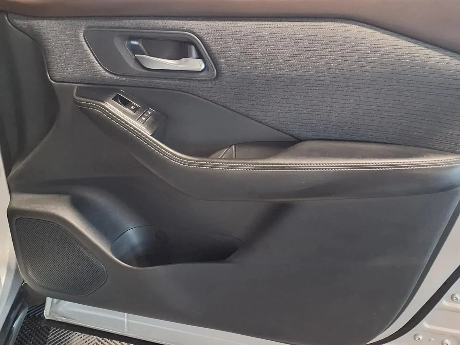 Nissan Rogue photo 10