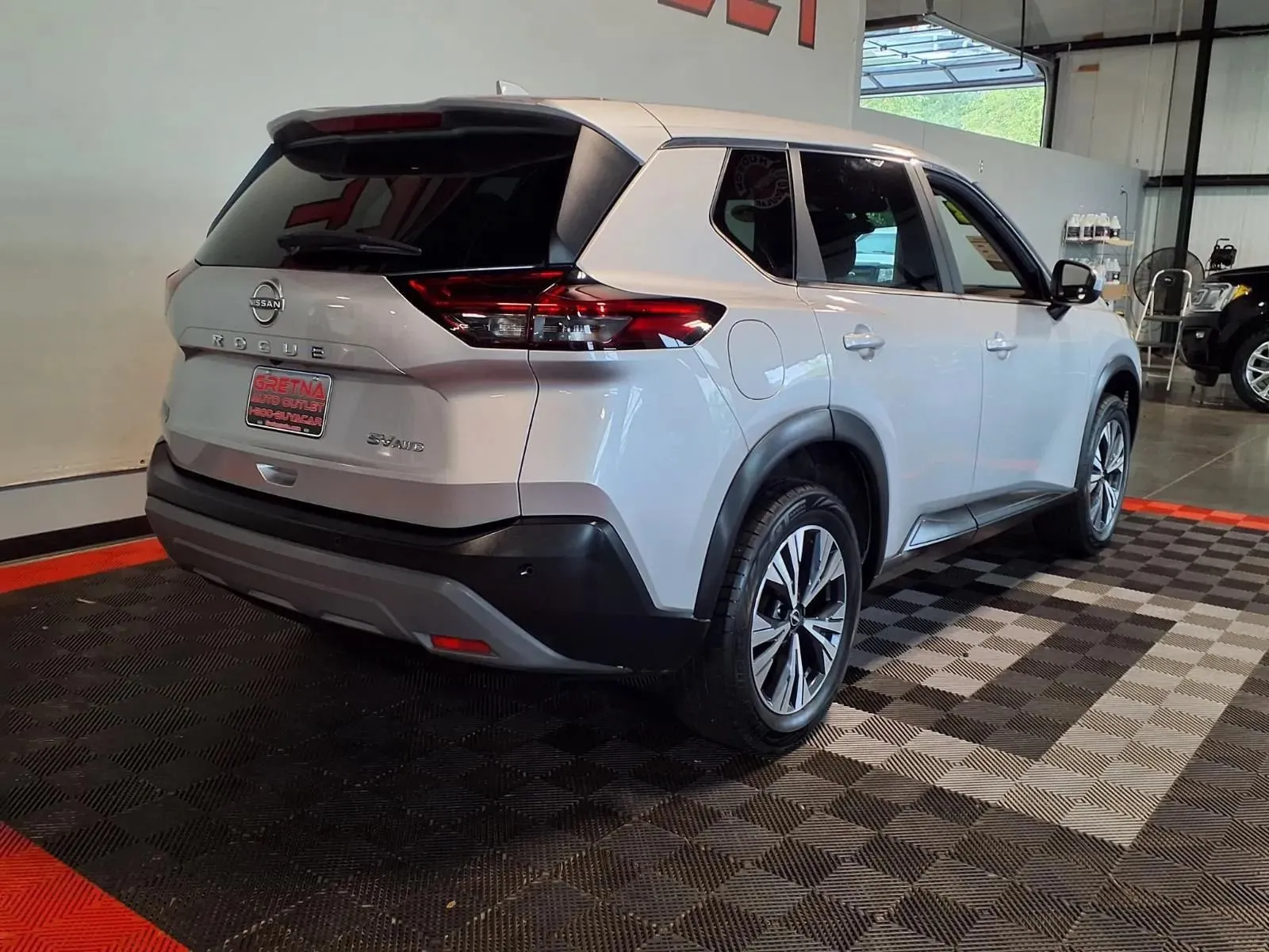 Nissan Rogue photo 8