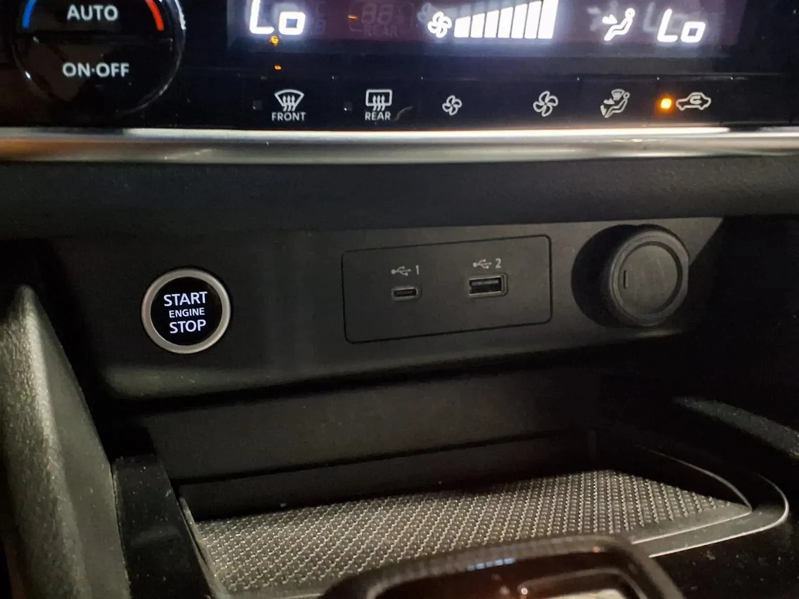 Nissan Rogue photo 19