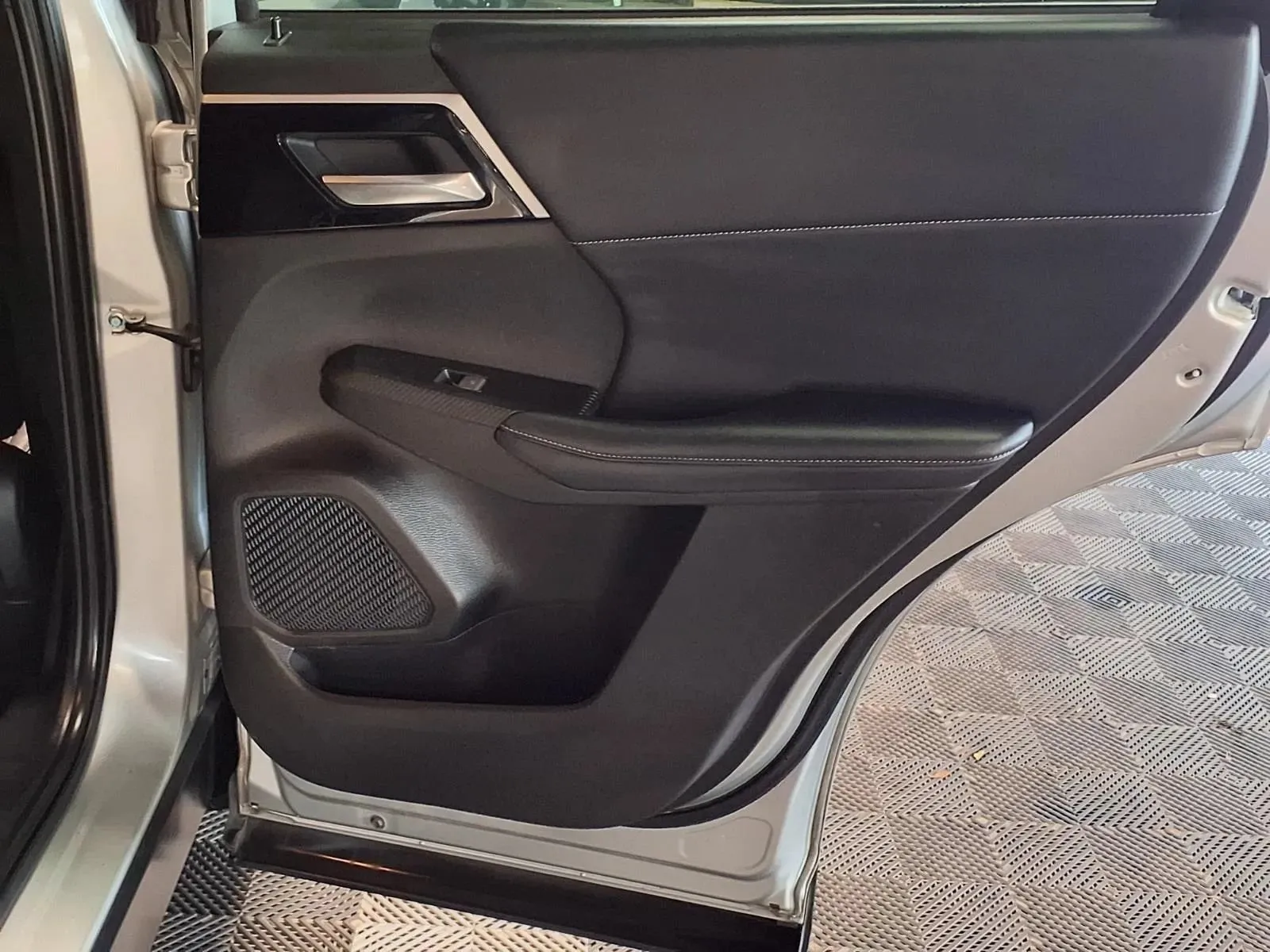 Mitsubishi Outlander photo 10