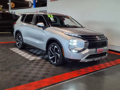 Photos of 2022 Mitsubishi Outlander SE for sale in Gretna, NE at Gretna Auto Outlet