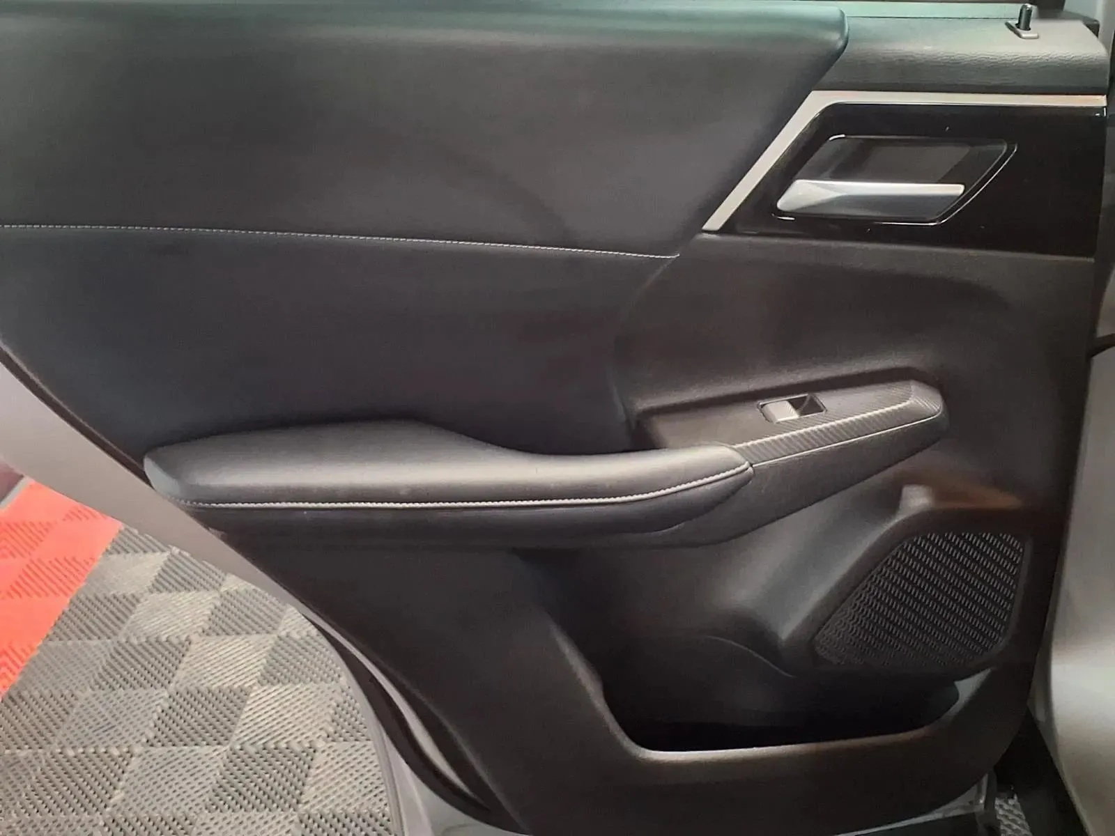 Mitsubishi Outlander photo 14