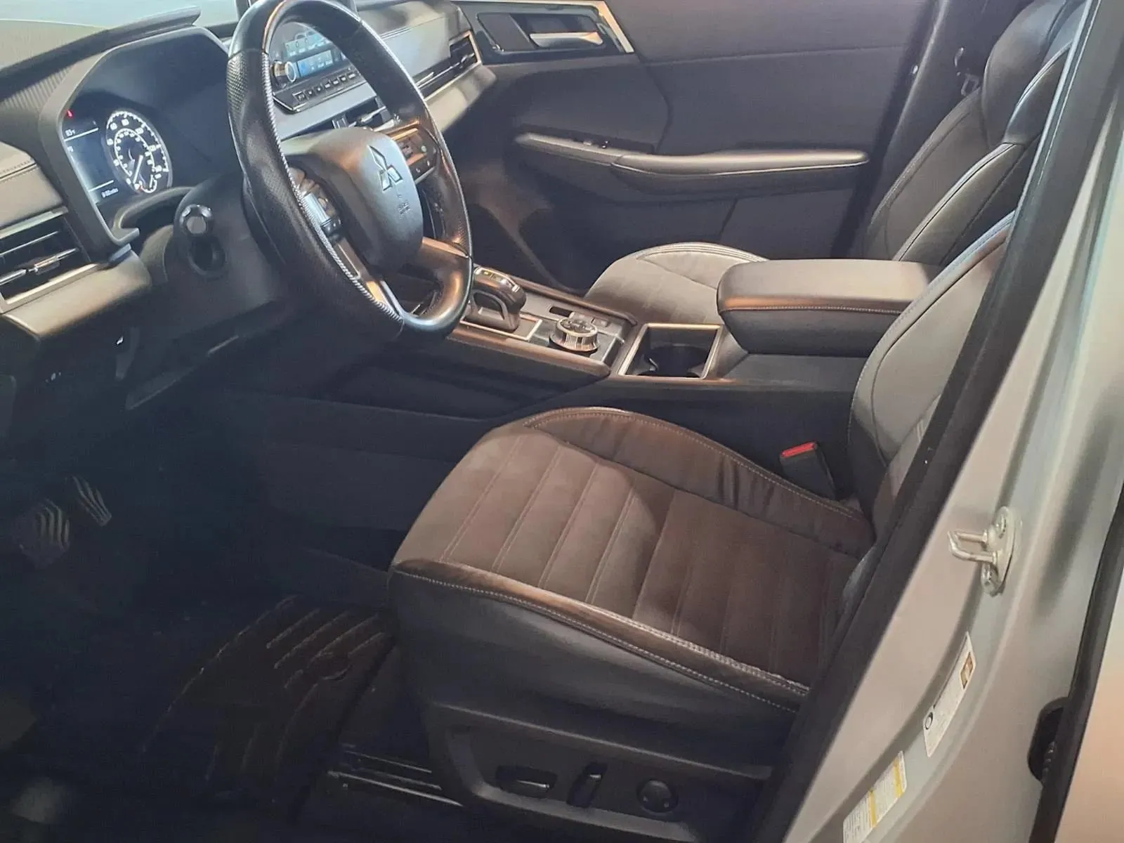 Mitsubishi Outlander photo 18