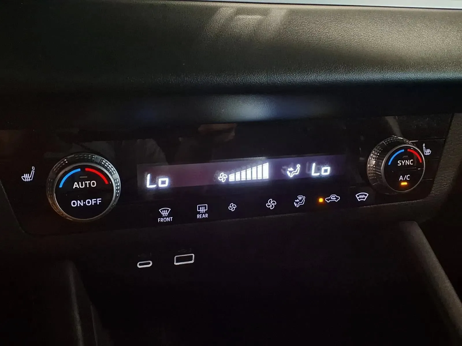 Mitsubishi Outlander photo 20