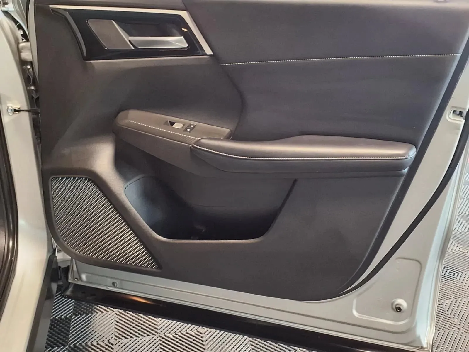 Mitsubishi Outlander photo 12
