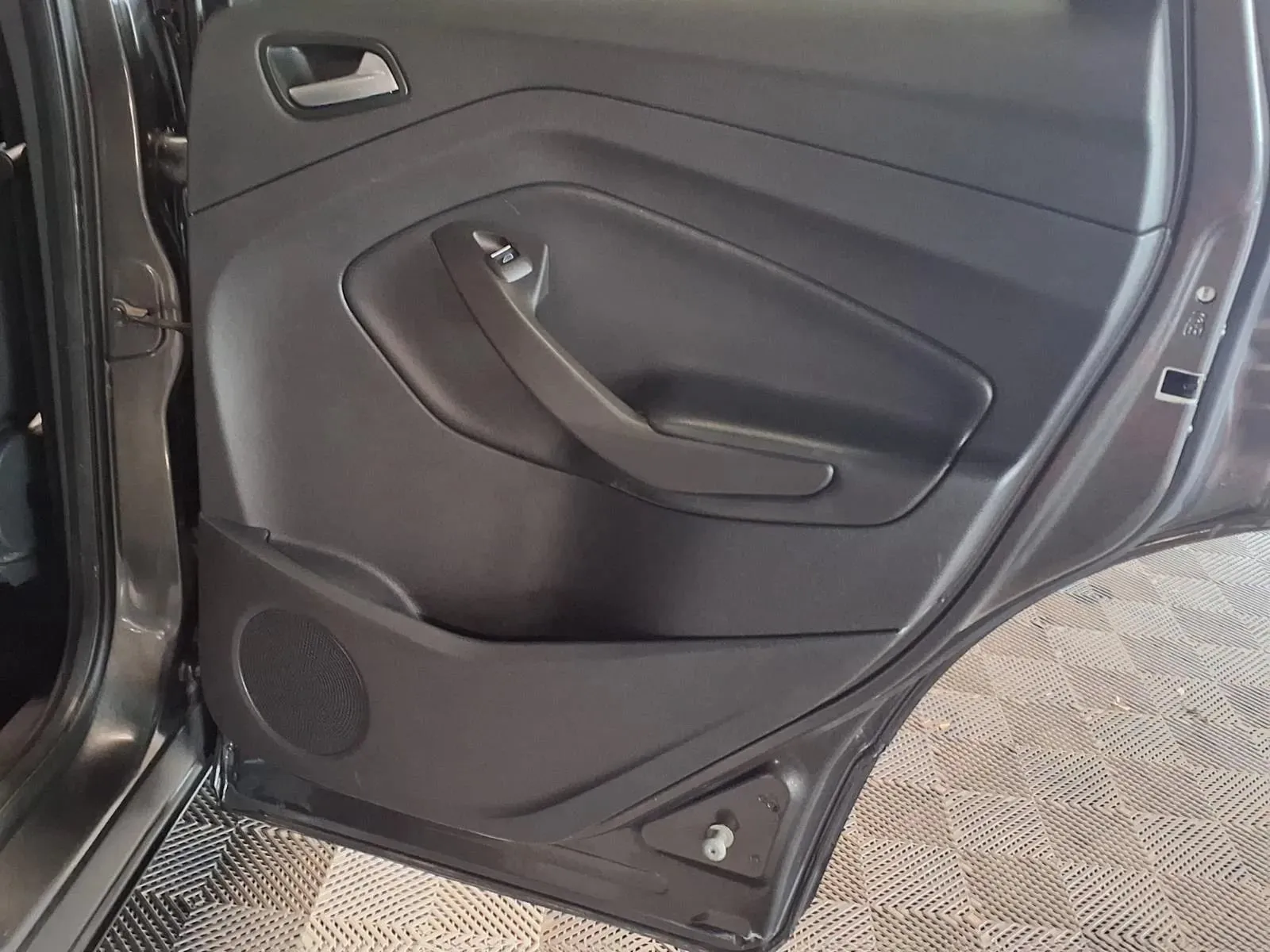 Ford Escape photo 10