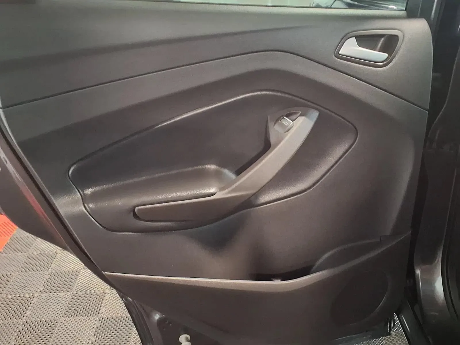 Ford Escape photo 14