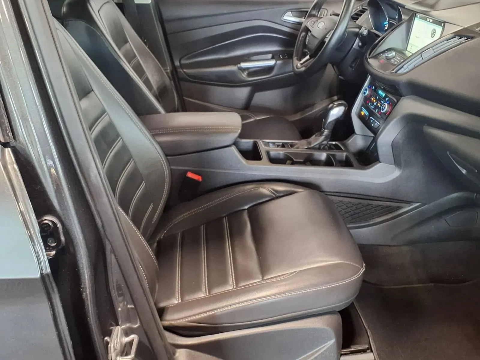 Ford Escape photo 13