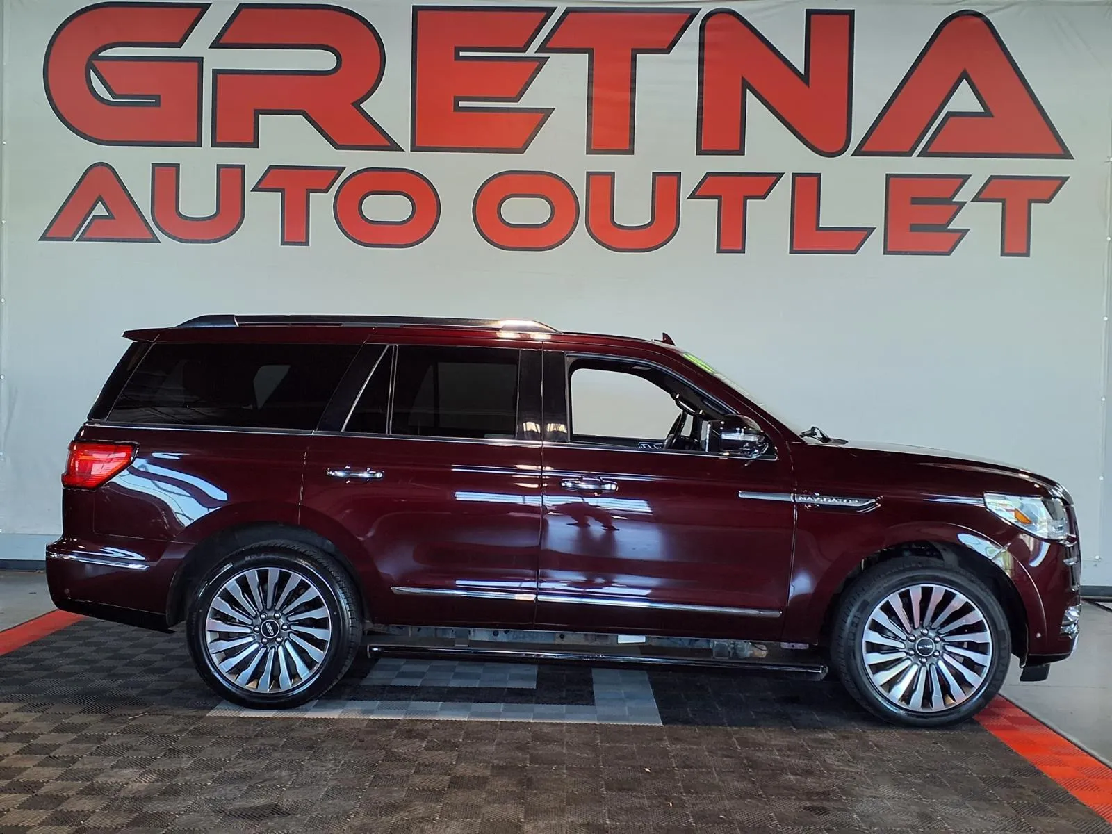 Red 2019 Lincoln Navigator Reserve for sale in Gretna, NE