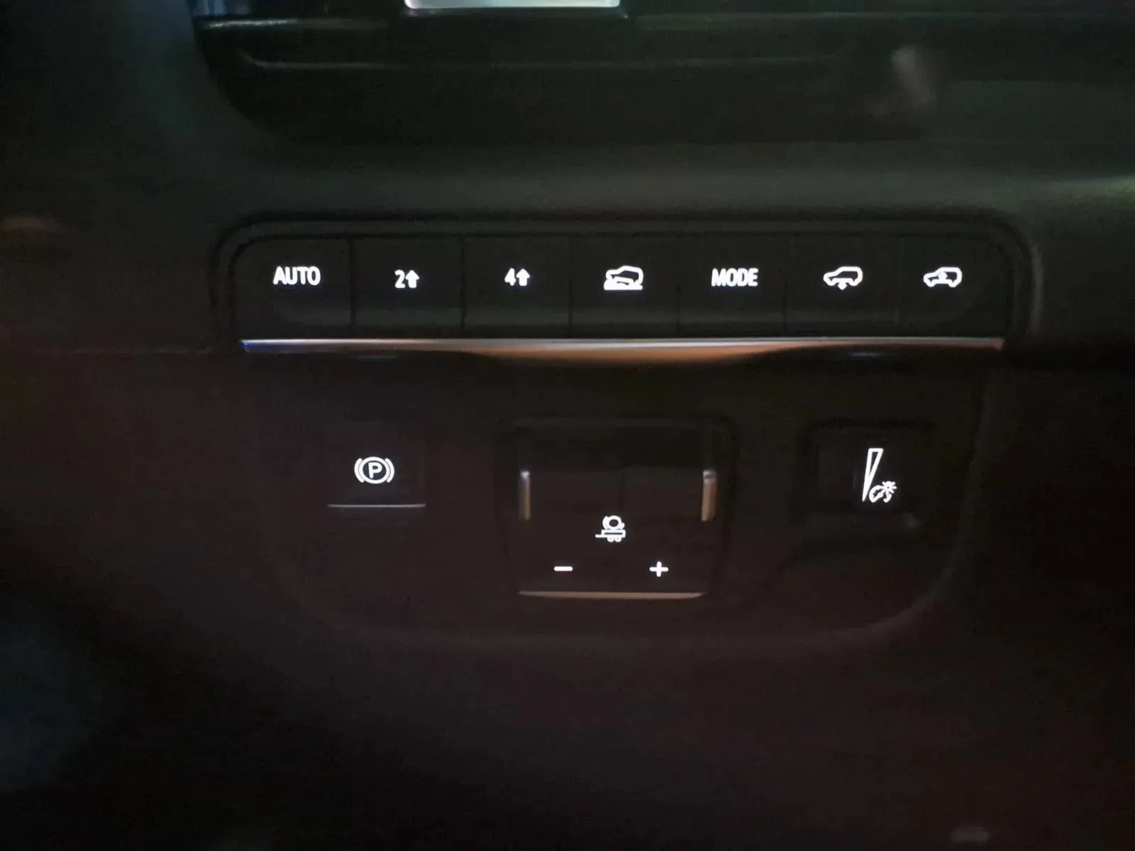 Cadillac Escalade ESV photo 28
