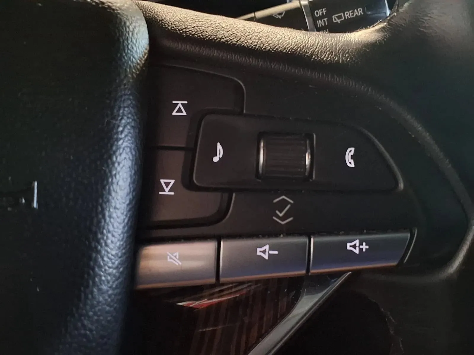 Cadillac Escalade ESV photo 26