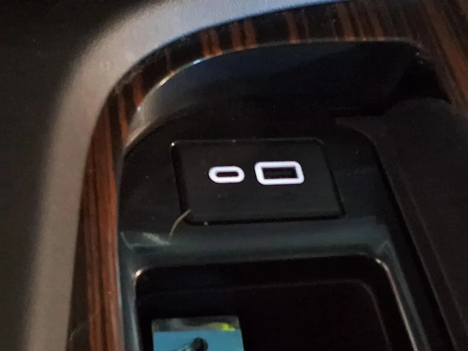 Cadillac Escalade ESV photo 23