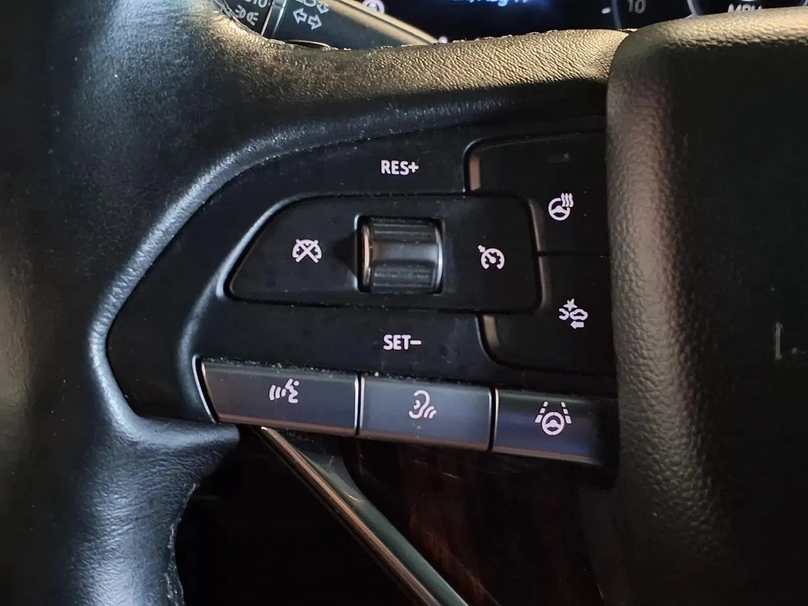 Cadillac Escalade ESV photo 27